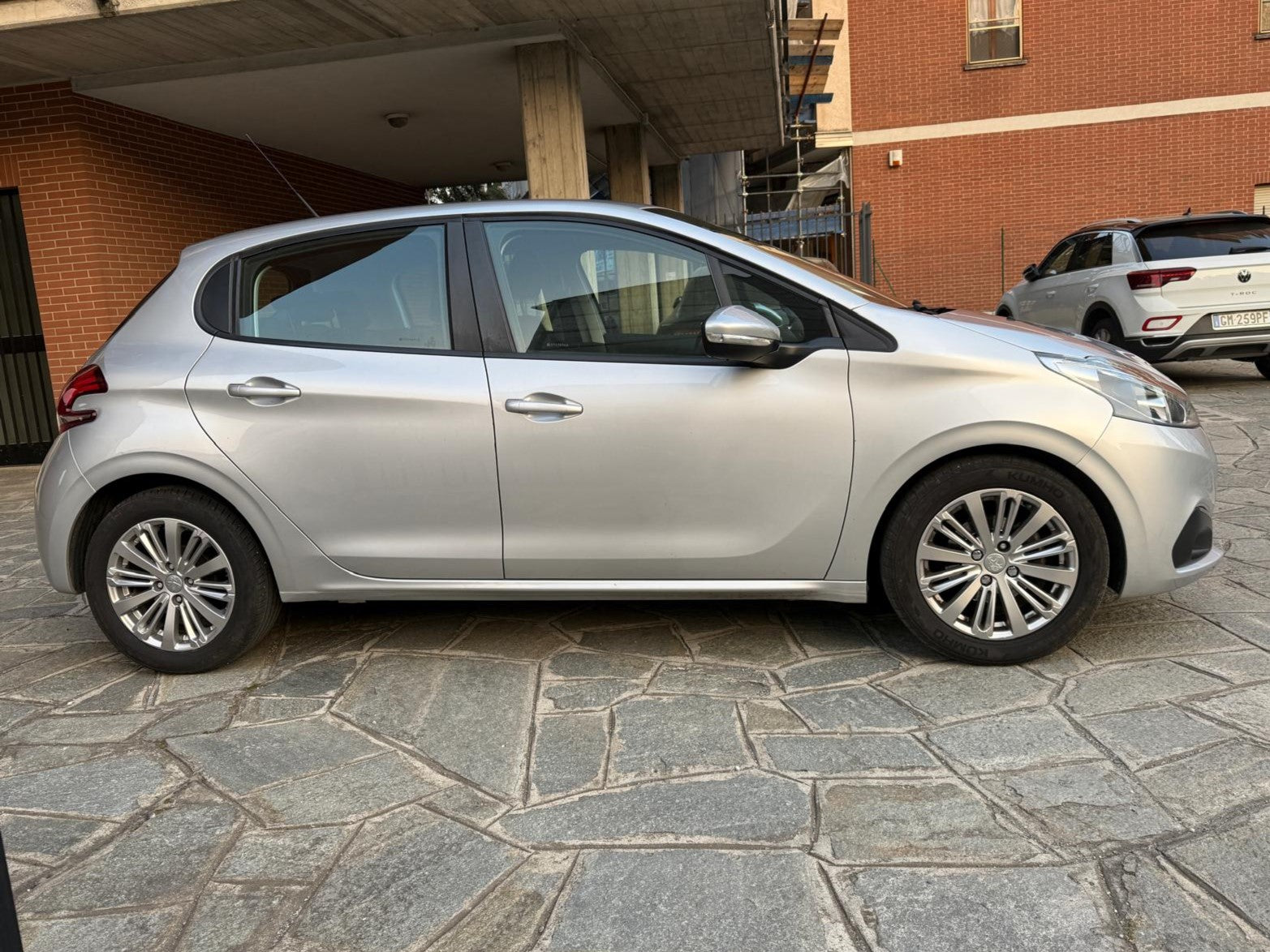 Peugeot 208 PureTech 82 5p. GPL Active