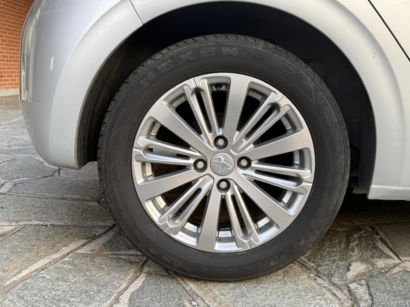 Peugeot 208 PureTech 82 5p. GPL Active