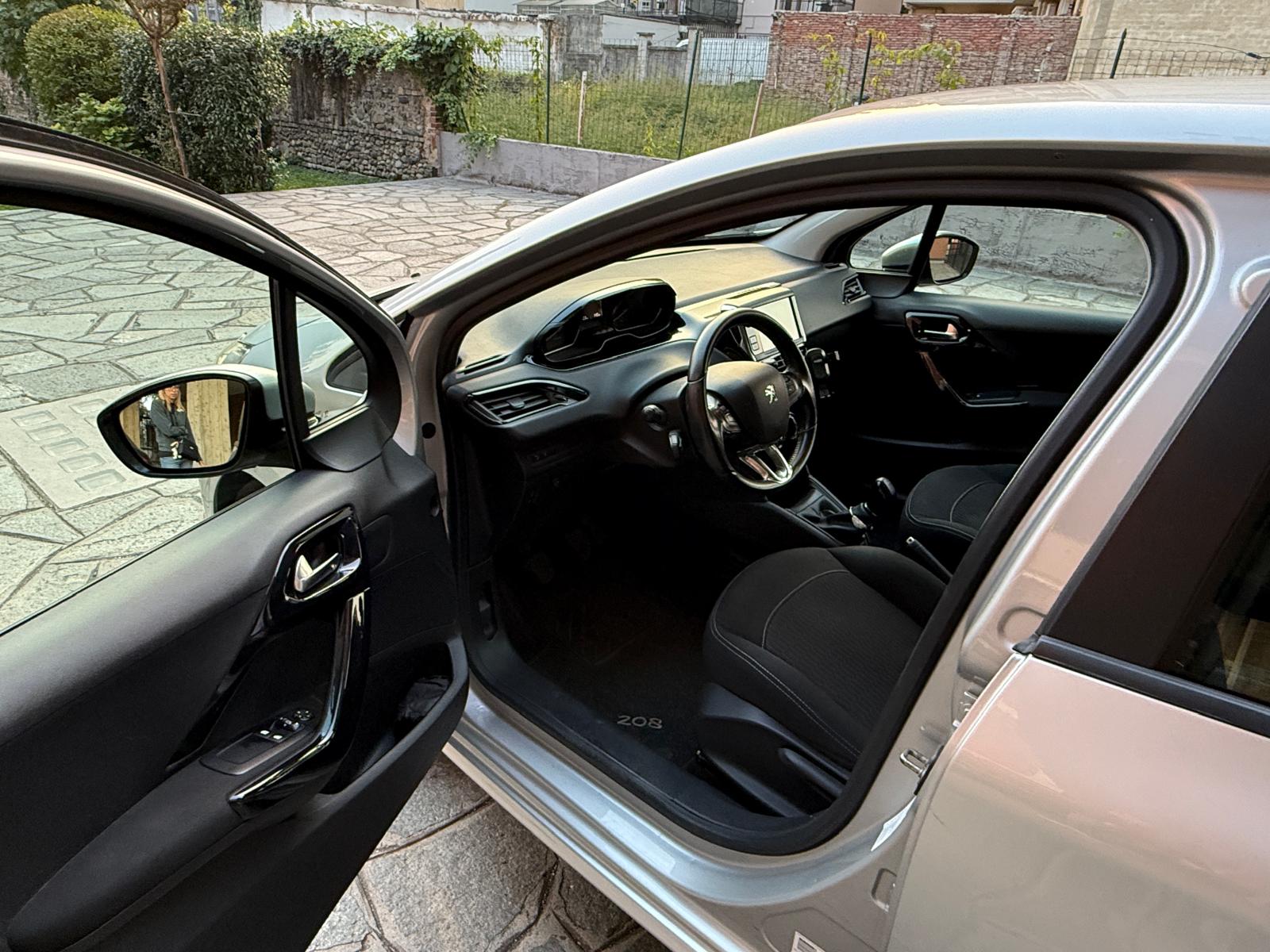 Peugeot 208 PureTech 82 5p. GPL Active