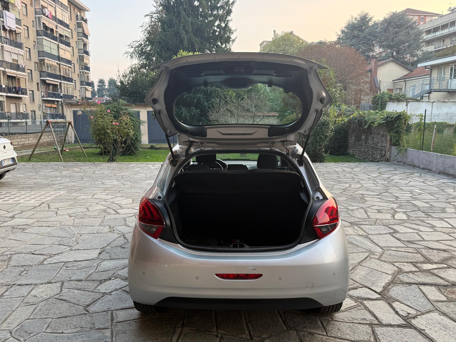 Peugeot 208 PureTech 82 5p. GPL Active