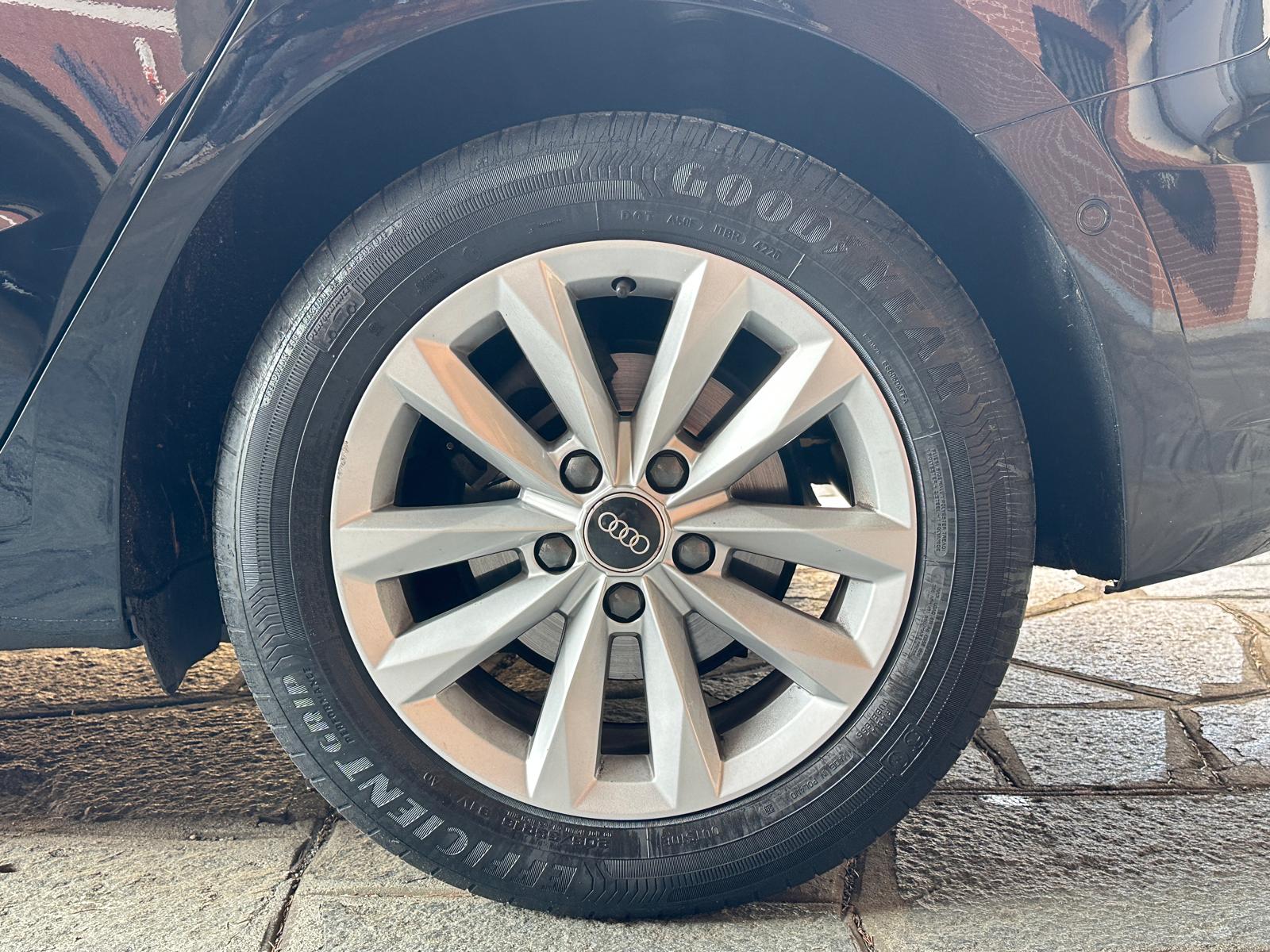 Audi A3 SPB 30 TFSI Business