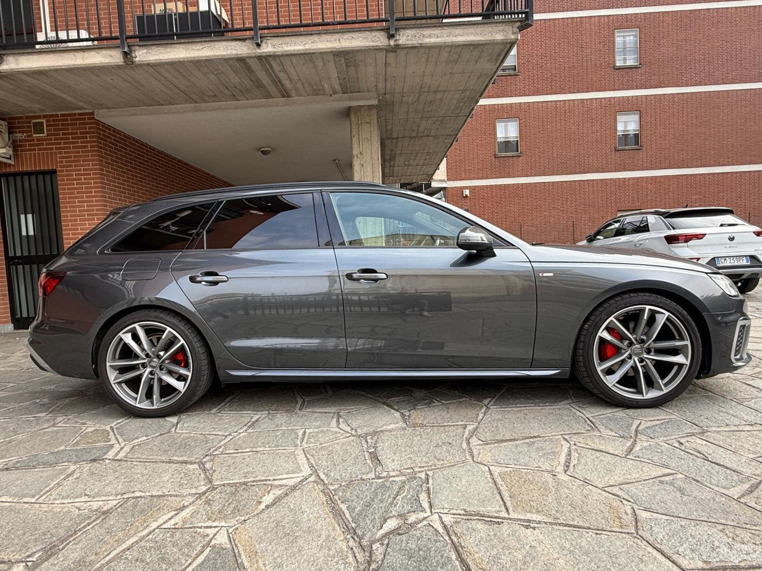 A4 Avant 40 TFSI quattro S Tronic S line Edition