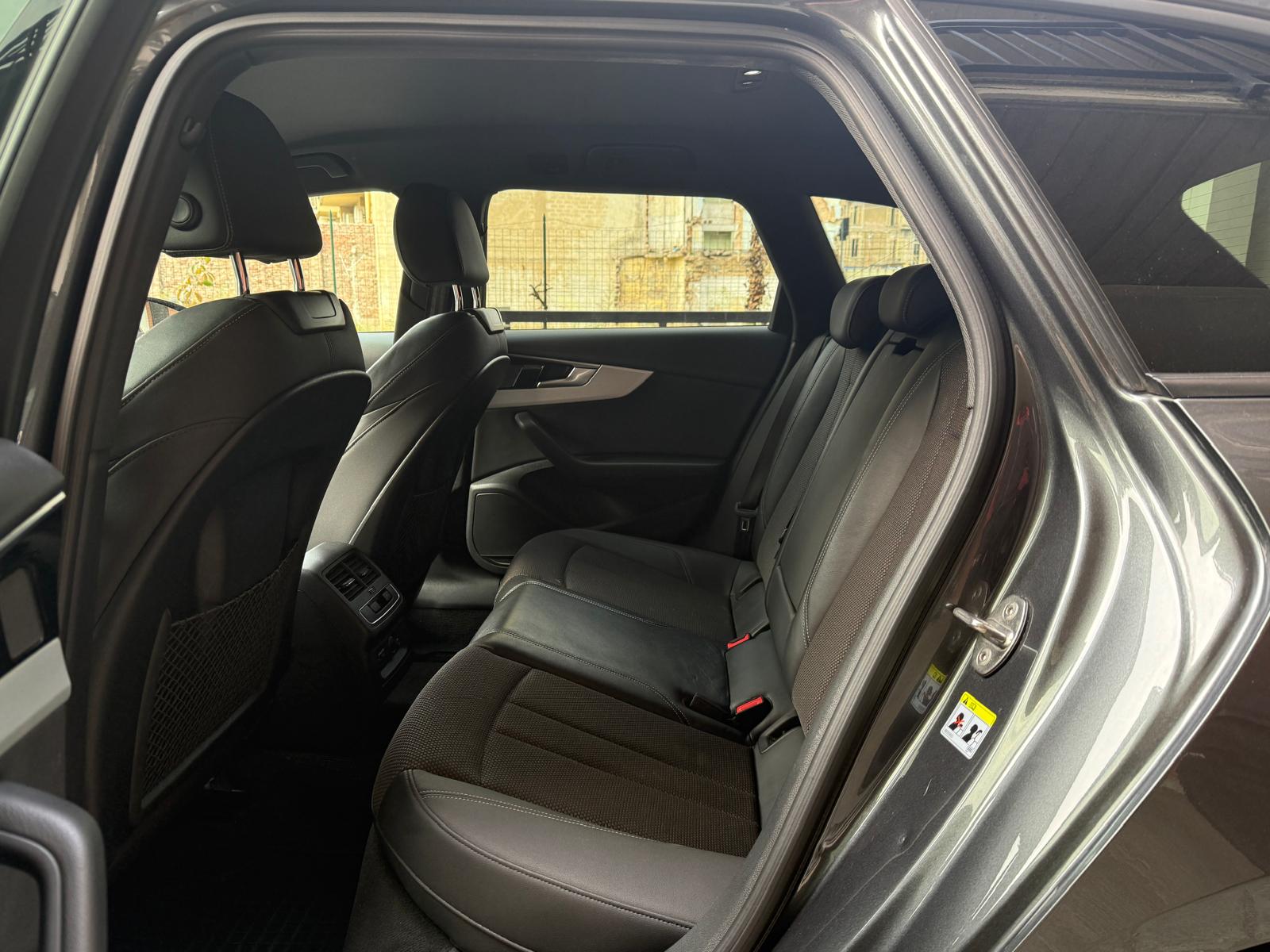 A4 Avant 40 TFSI quattro S Tronic S line Edition