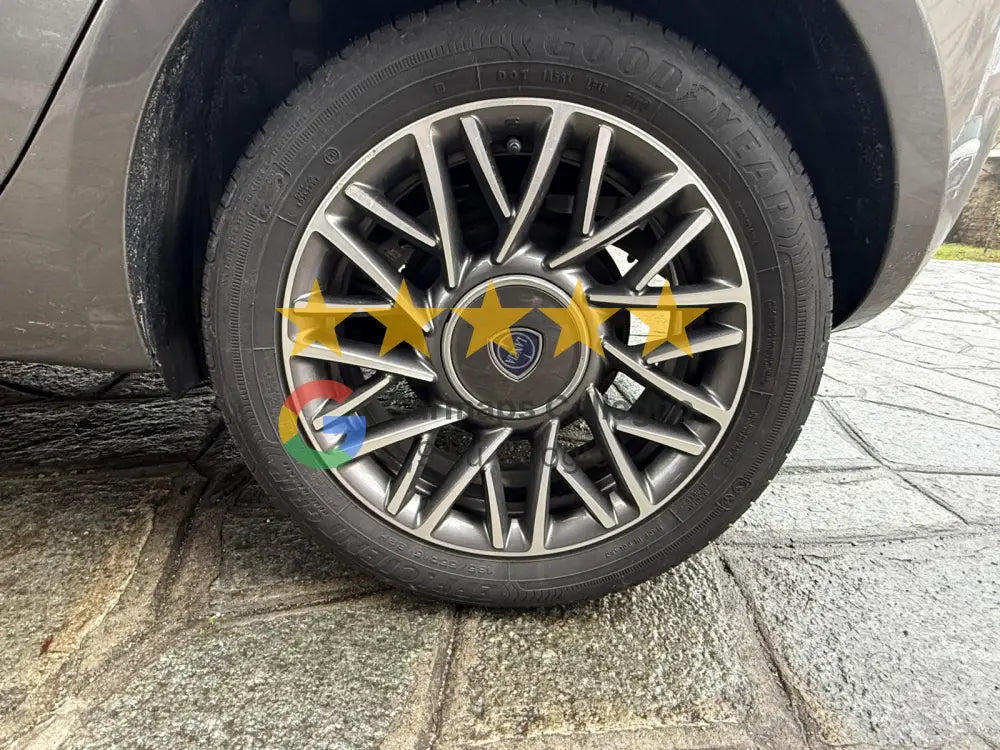 Lancia Ypsilon 1.0 firefly hybrid Gold s&s 70cv